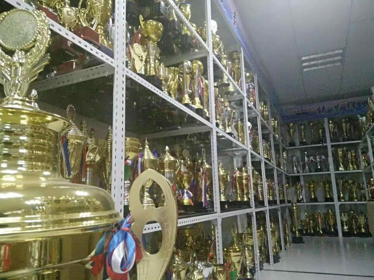 custom metal sport trophy award souvenir gift